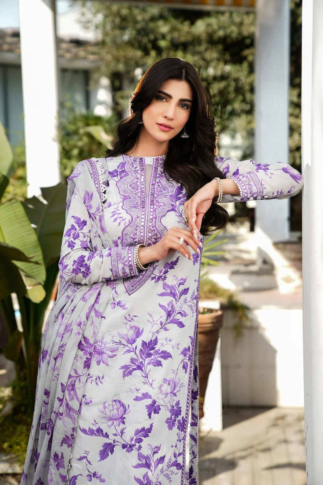 3 PC - LAWN EMBROIDRED SUIT - HE11
