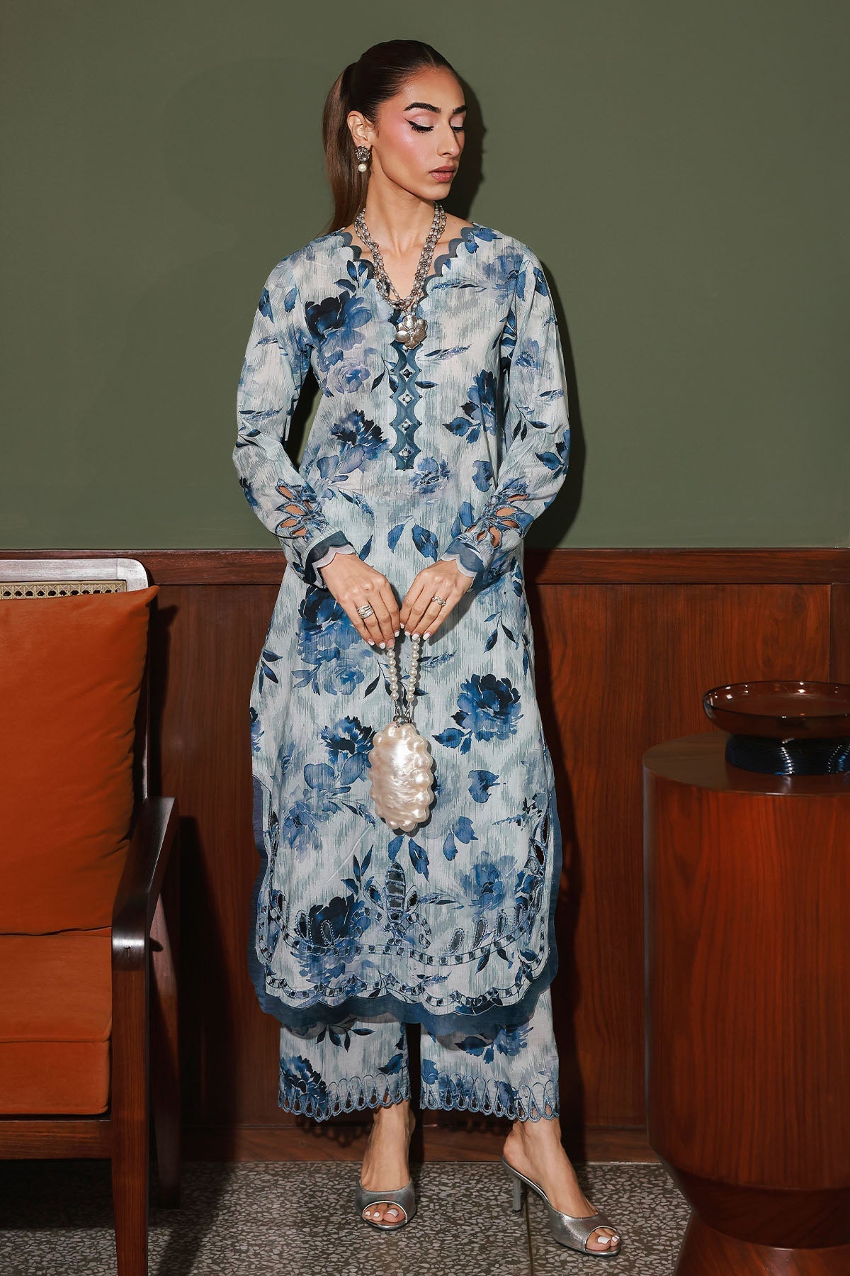 3 PC - LAWN EMBROIDRED SUIT - HE08