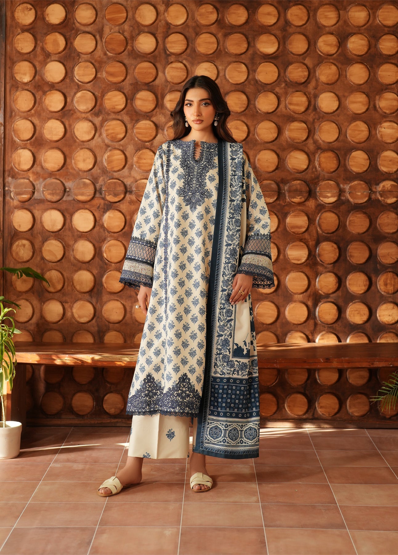 3 PC - LAWN EMBROIDRED SUIT - HE02